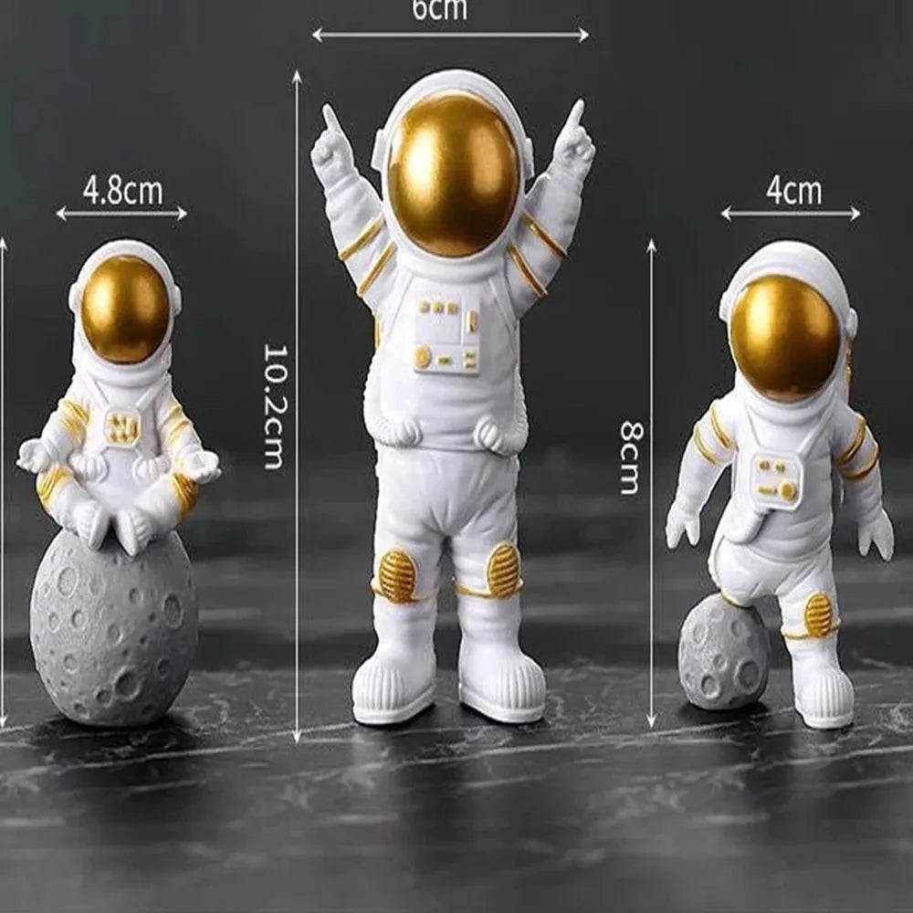 4 Astronauts Friends