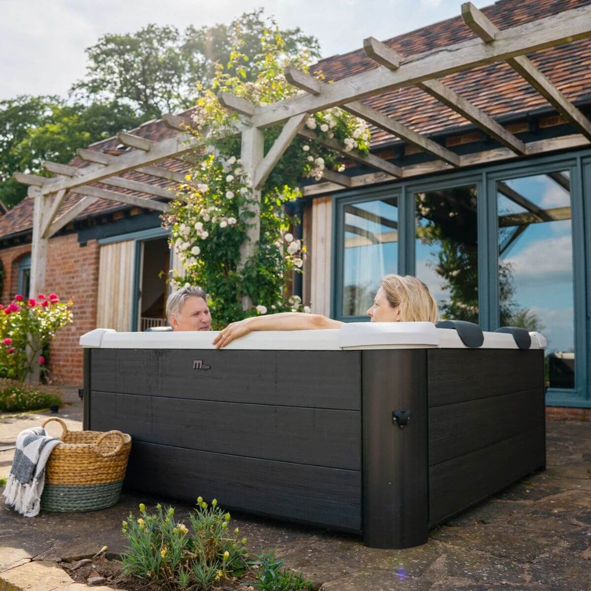MSPA Frame Series - OSLO 2-6 Person Inflatable Hot Tub Spa w OLED Touch Screen & Hydro Jet Massage