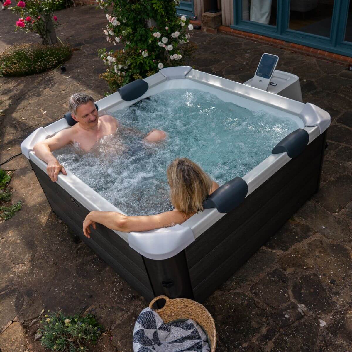 MSPA Frame Series - OSLO 2-6 Person Inflatable Hot Tub Spa w OLED Touch Screen & Hydro Jet Massage