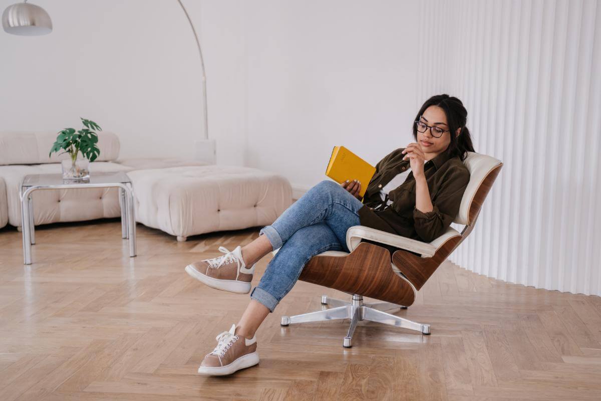 Eames Lounge Chair - The Roomsphere